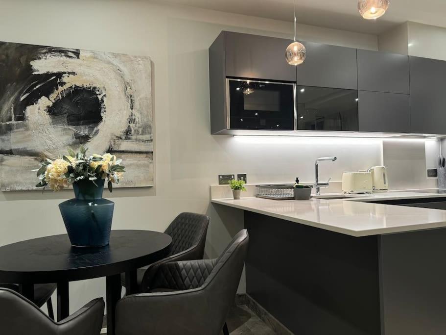 Reading's Lush Haven - 1br 1ba - Chrl F14 * Reading
